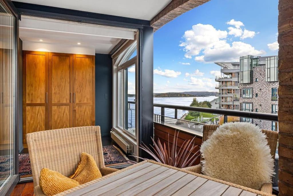 Large 41 Millions Kr - Seaview In Center Oslo